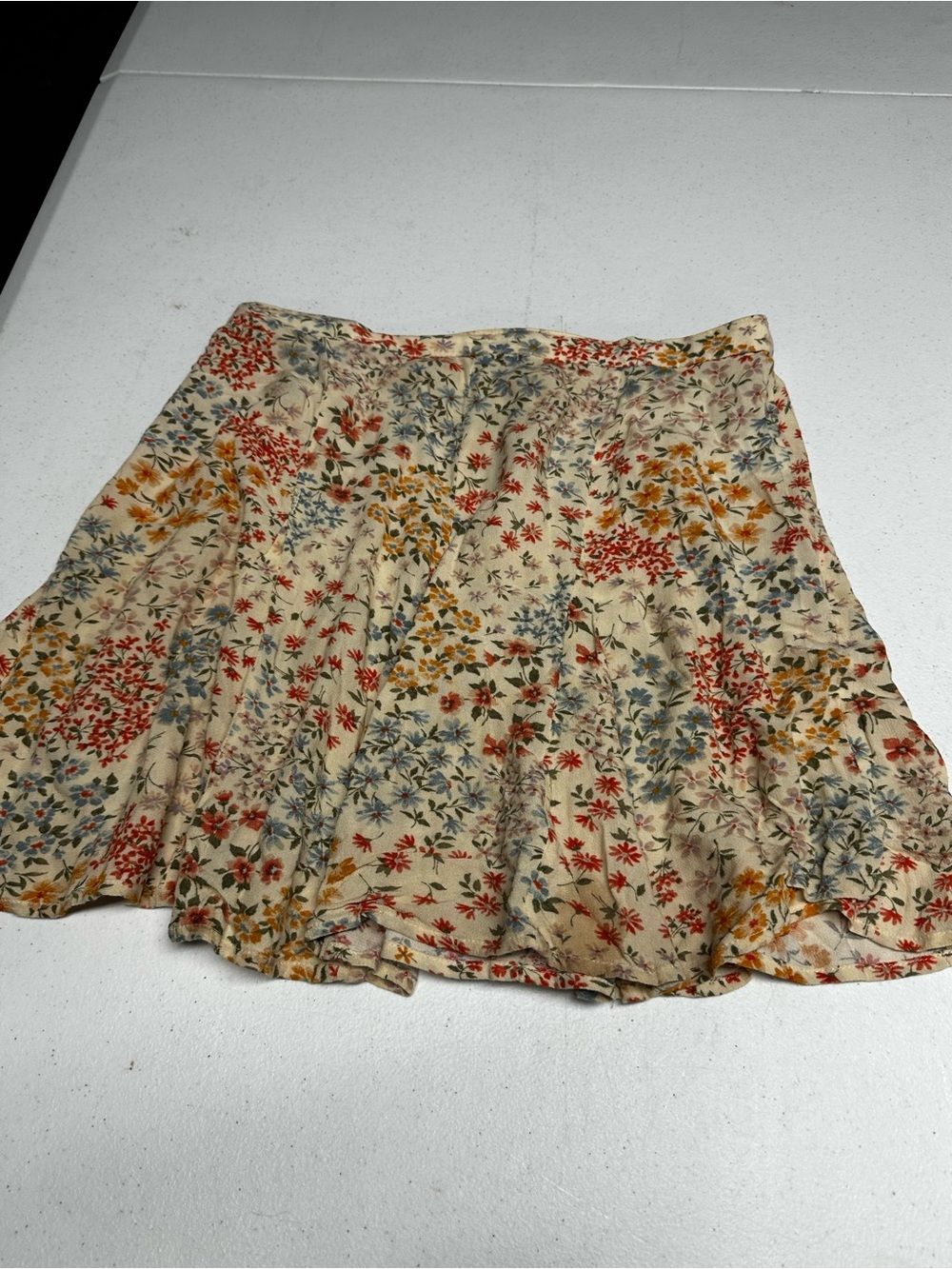 American eagle Floral A-Line Mini Skirt - Cream with Red, Blue & Mustard Flowers